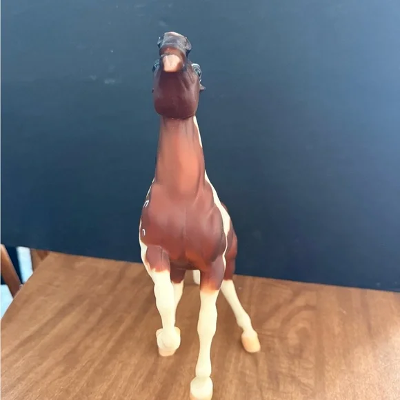 Retired Breyer Horse #756 Gawani Pony Boy’s Kola Bay Pinto Semi-Rearing Mustang - Picture 3 of 4